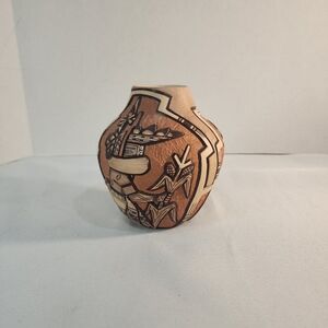Handcrafted Native American Hopi Pottery Vase Marty and Elvira Naha Nampeyo